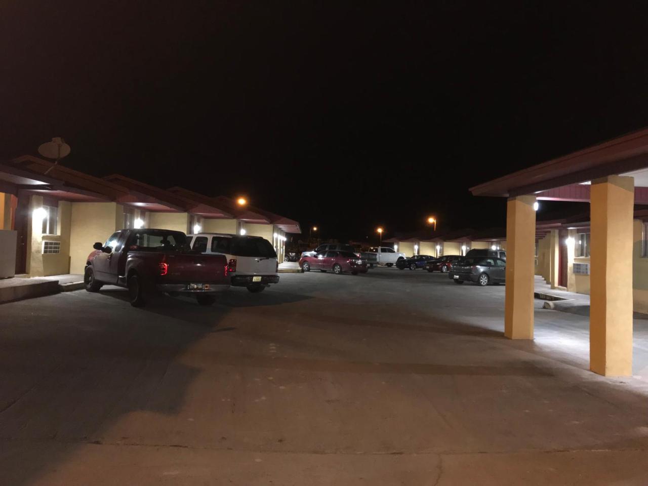 Luxury Inn George West Exterior photo